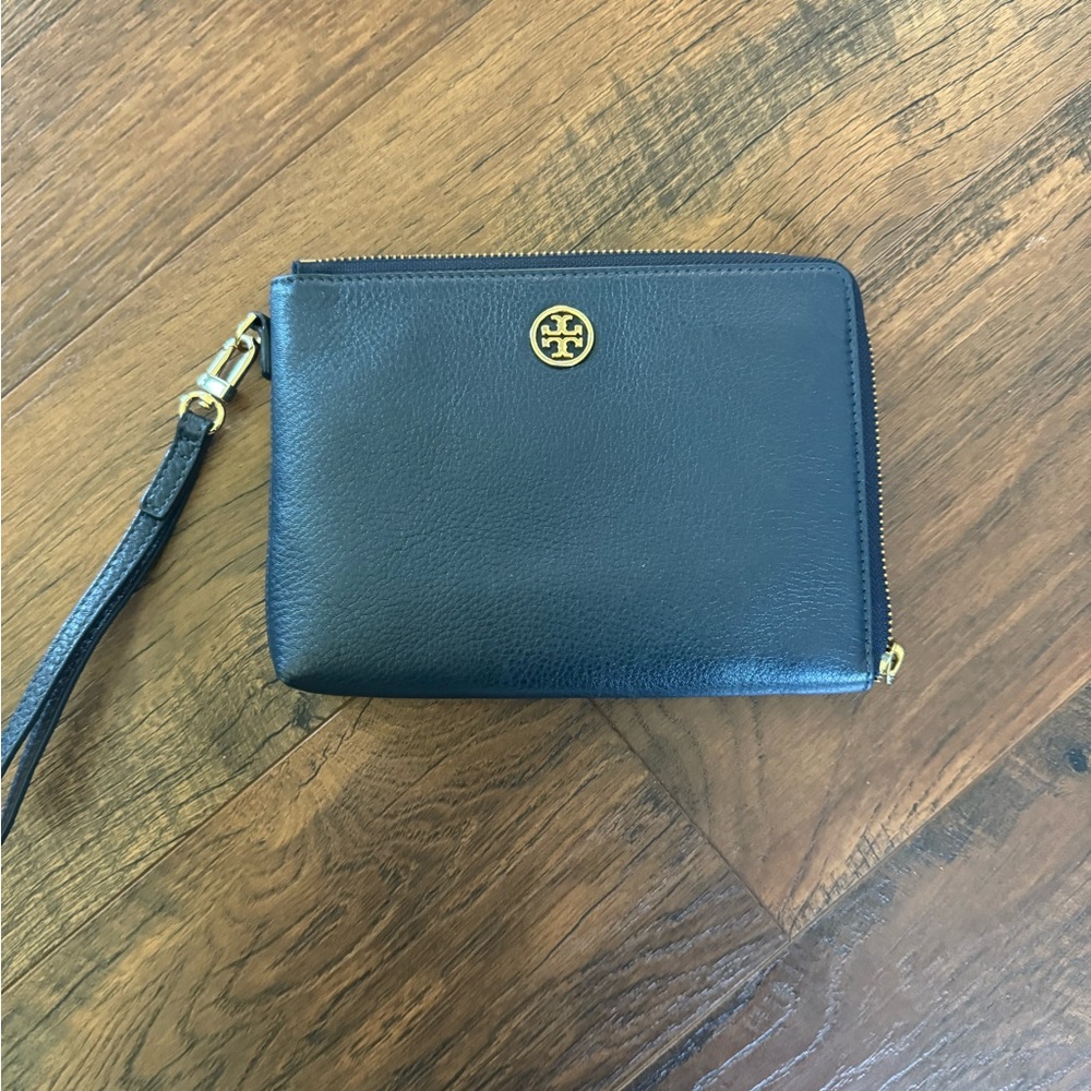 Tory Burch Wristlet purse